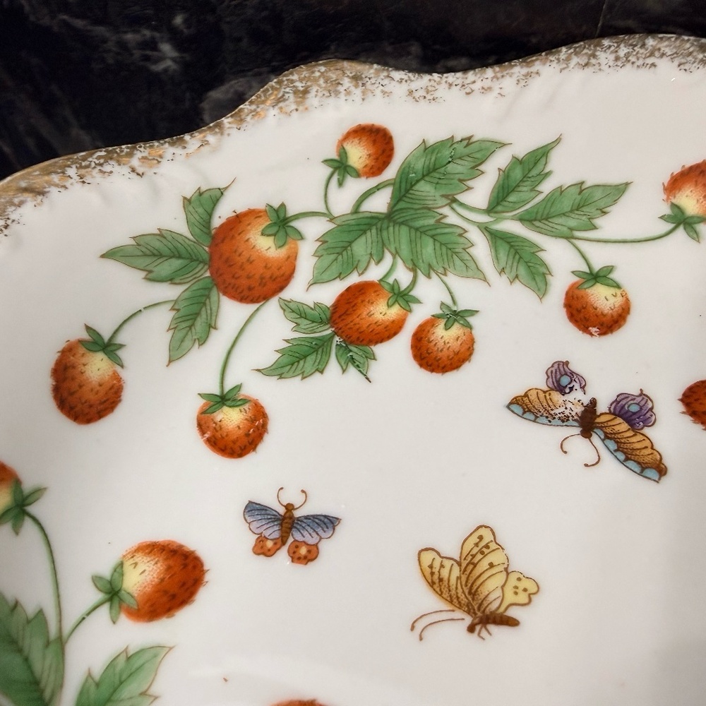 NORLEANS Cake Stand with Strawberries and Butterflies - Picture 5 of 15
